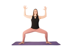 Retrouvez la déesse en vous grâce à la posture de la Déesse (Deviasana). Manifestez votre puissance et votre beauté.