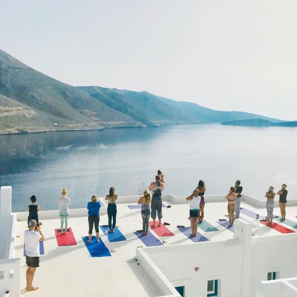 La Grèce : une destination de choix pour les amateurs de yoga en 2023